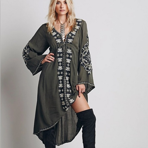Distressed Beauty Boutique Dresses & Skirts - •HOST PICK•SOLD OUT•Boho Floral Embroidered Dress•